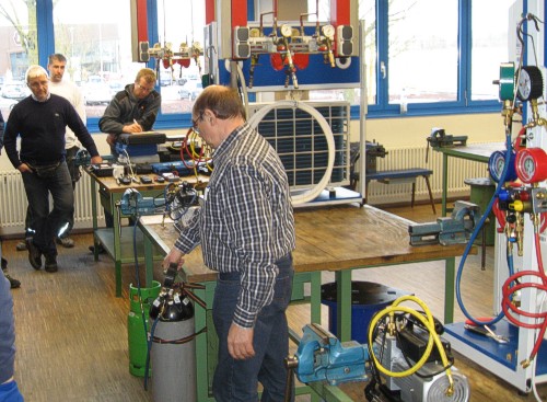 tl_files/SHK/img/presse/2015-04-07-waermepumpenschulung2.jpg