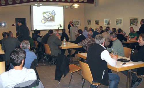 tl_files/SHK/img/presse/2015-11-25-versammlung1-rieblinger.jpg