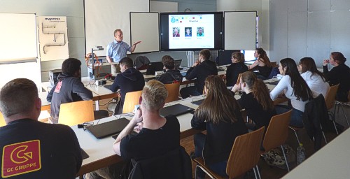 tl_files/SHK/img/presse/2018-05-09-01-begruessung.jpg
