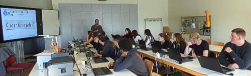tl_files/SHK/img/presse/2018-05-09-02-digitaler-unterricht.jpg